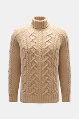 Brunello Cucinelli Cashmere Rollkragenpullover hellbraun, Frontansicht, reiner Cashmere, weicher Griff, grobes Strickbild, Zopfstrickmuster, anliegender Rollkragen, Regular Fit, flexible Rippbündchen.
