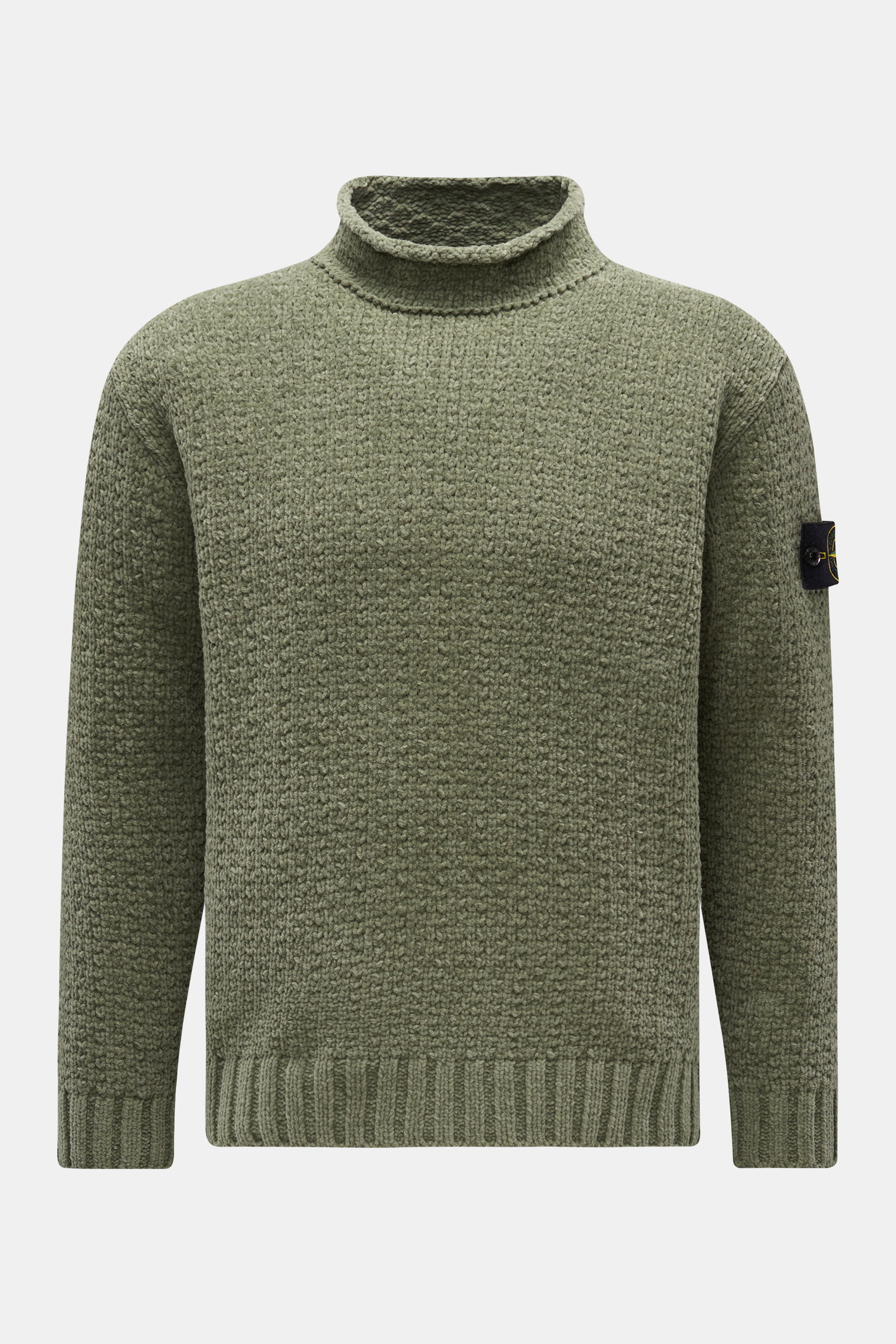 Stone Island Mock Neck Pullover 'Cotton Chenille' graugrün, grober Baumwoll-Chenille-Strick, Stehkragen, Kompass-Badge am Ärmel, frontal fotografiert.