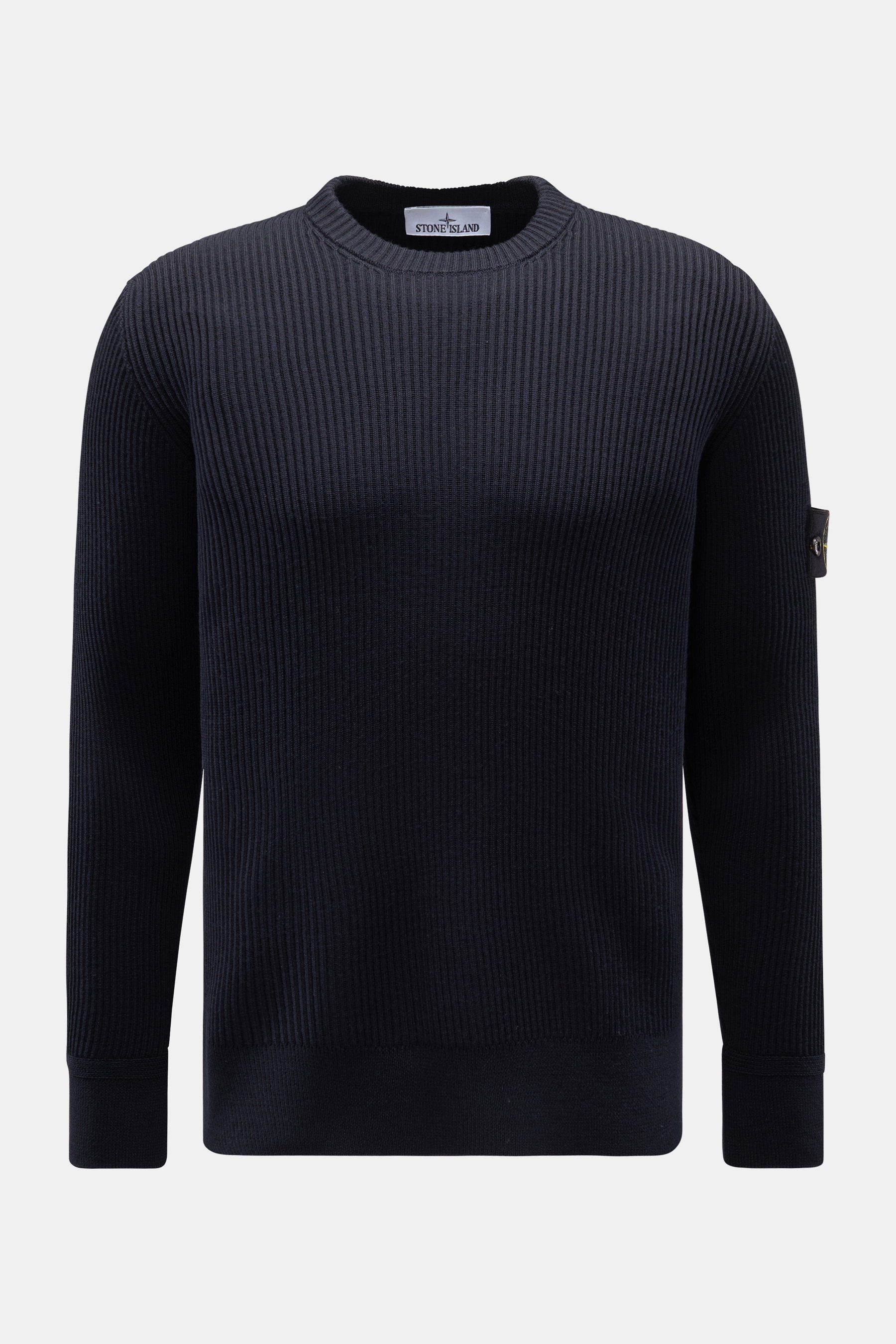 Stone Island Rundhalspullover 'Full Rib' navy, Slim Fit, aus reiner RWS-zertifizierter Schurwolle, mit Rundhals, Kompass-Badge am Ärmel, elastischen Rippbündchen, feinem Strick, frontal fotografiert.