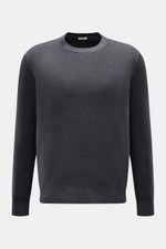BRAUN Hamburg Rundhalspullover dunkelgrau meliert, frontal fotografiert, Regular Fit, Rundhalsausschnitt, weiches Material aus Schurwolle, Viskose & Cashmere, feines Strickbild, flexible Rippbündchen.