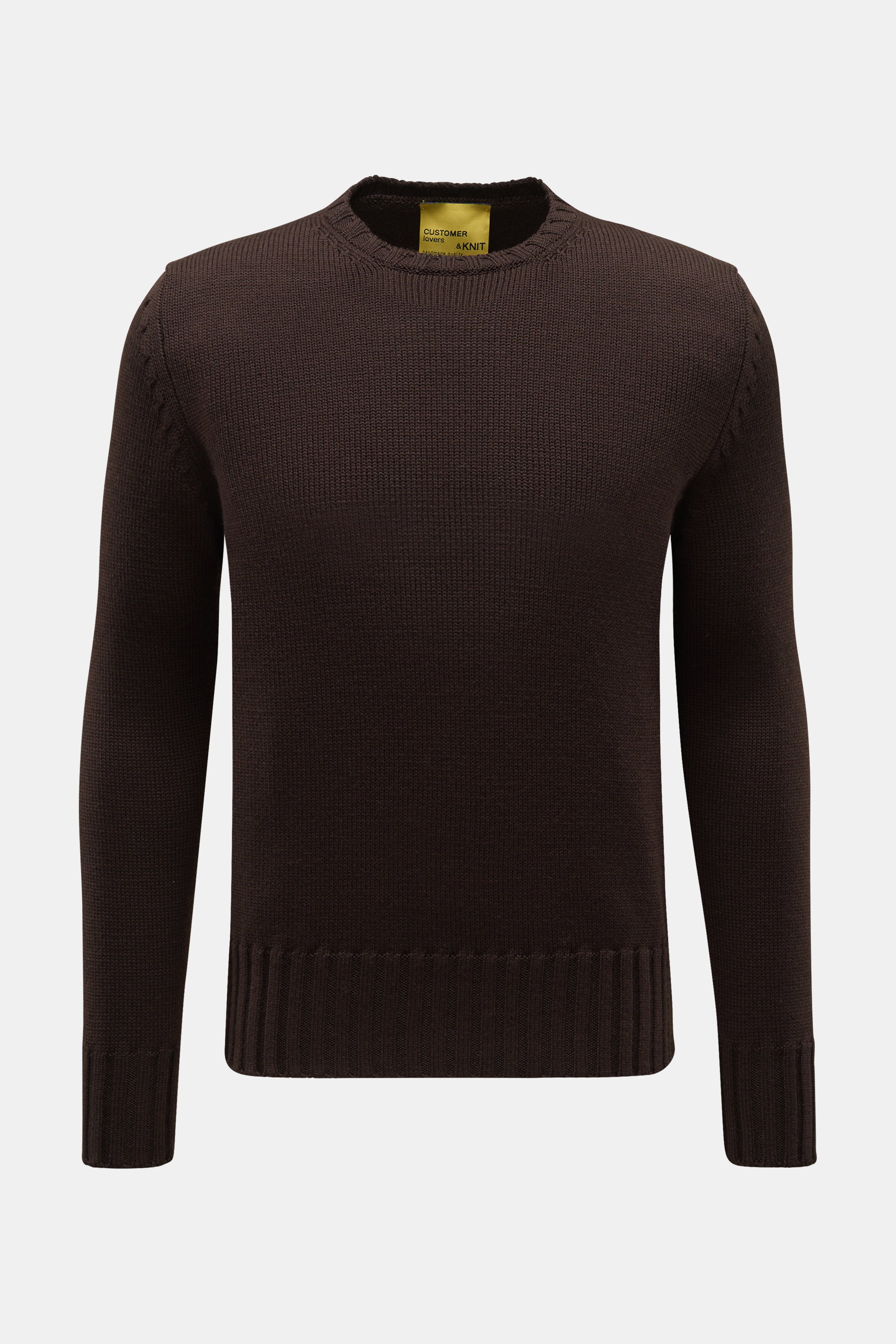 B.F. Knitwear Merino Rundhalspullover dunkelbraun, frontale Aufnahme, Slim Fit, reine Merinowolle, weicher Griff, mittelgrobes Strickbild, Rundhalsausschnitt, breite Rippstrick-Bündchen.