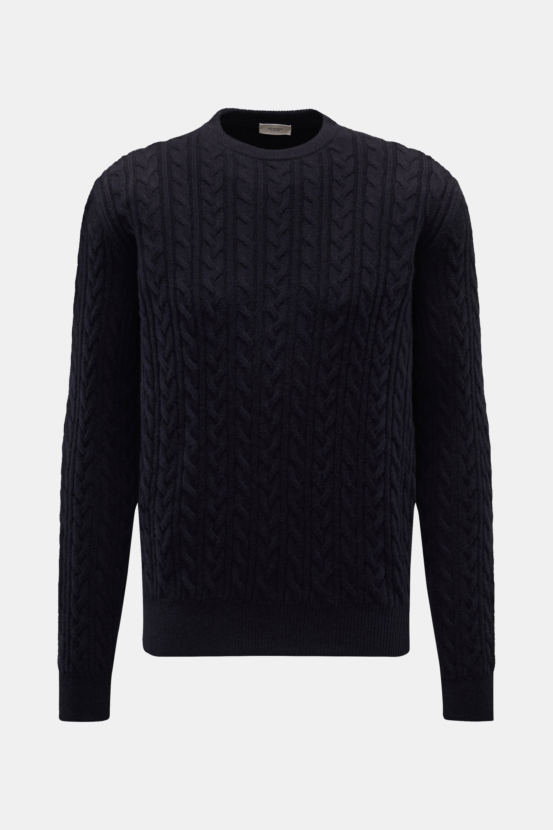 Agnona Cashmere Rundhalspullover navy, frontal fotografiert, mittelfeines Zopfstrickmuster, reiner Cashmere, weicher Griff, Regular Fit, Rundhalsausschnitt, flexible Rippbündchen, kleines Metall-Logo.