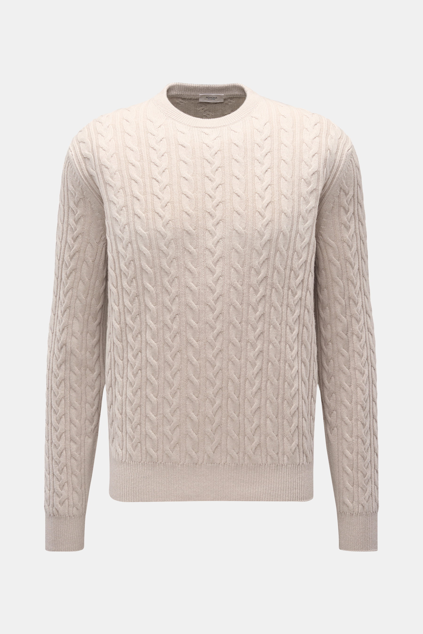 Agnona Cashmere Rundhalspullover beige, frontale Nahaufnahme, Zopfstrickmuster, reiner Cashmere, weicher Griff, Regular Fit, Rundhalsausschnitt, flexible Rippbündchen, kleines Metall-Logo.