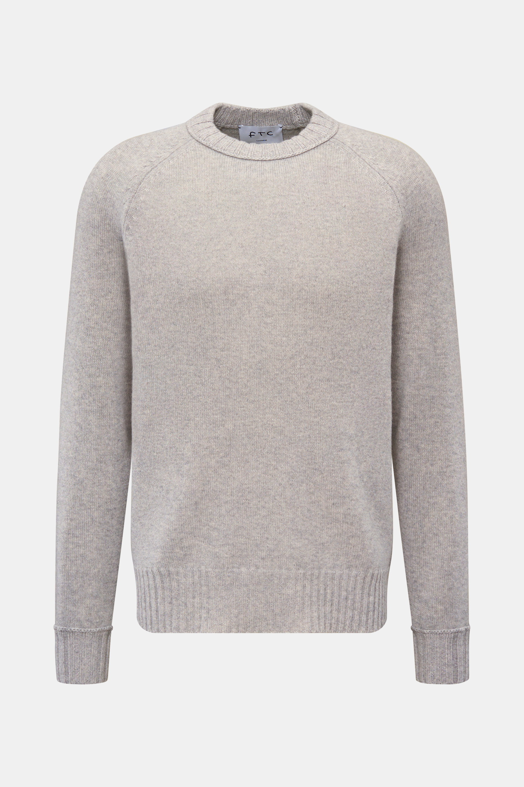 FTC Cashmere Rundhalspullover grau meliert, frontal fotografiert, Slim Fit, reiner Fair-Trade-Cashmere, OEKO-TEX® zertifiziert, sehr weicher Griff, mittelfeines Strickbild, Rundhalsausschnitt, Raglanärmel, komfortable Rippbündchen.