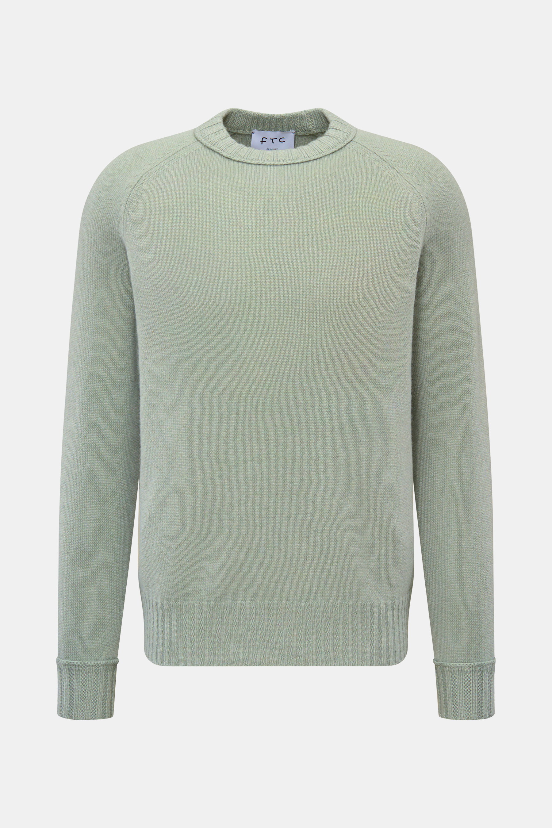 FTC Cashmere Rundhalspullover graugrün, frontal fotografiert mit Raglanärmeln, Slim Fit, Rundhalsausschnitt, reiner Fair-Trade-Cashmere, OEKO-TEX® zertifiziert, sehr weicher Griff, mittelfeines Strickbild, komfortable Rippbündchen.