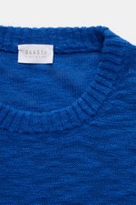 Close-up top-down view of the 04651/ A trip in a bag Crew neck jumper blue, showing the ribbed crew neck and label.

<p>Ideal for warmer days: This crew neck jumper, made from pure cotton by 04651/ A TRIP IN A BAG, is the perfect staple for the spring sea