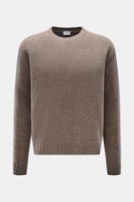 04651/ A trip in a bag Rundhalspullover 'Grainy Crew' taupe, frontale Perspektive, Bouclé-Struktur, weich, Slim Fit, Rundhalsausschnitt, Woll-Microfaser-Mix.