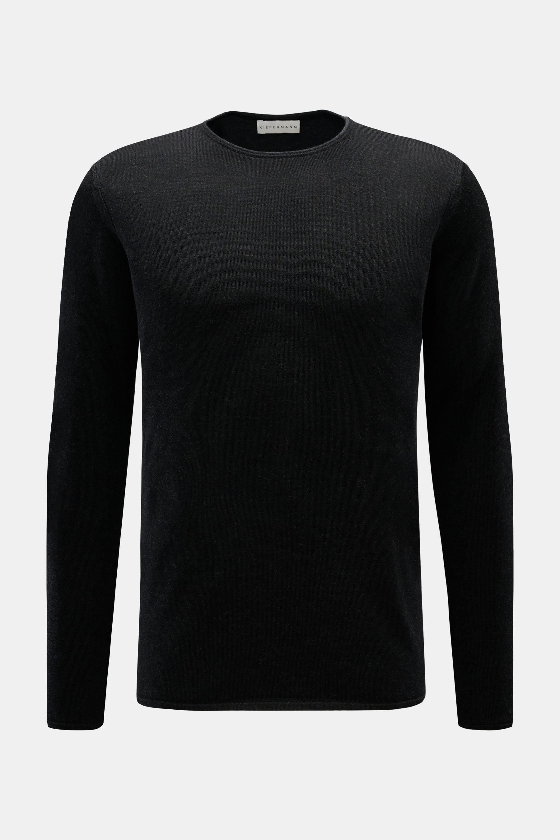 Kiefermann Merino Rundhalspullover 'Lutzs' schwarz meliert, Slim Fit, weich, feines Strickbild, kontrastfarbige Details, Rundhalsausschnitt, frontal fotografiert.
