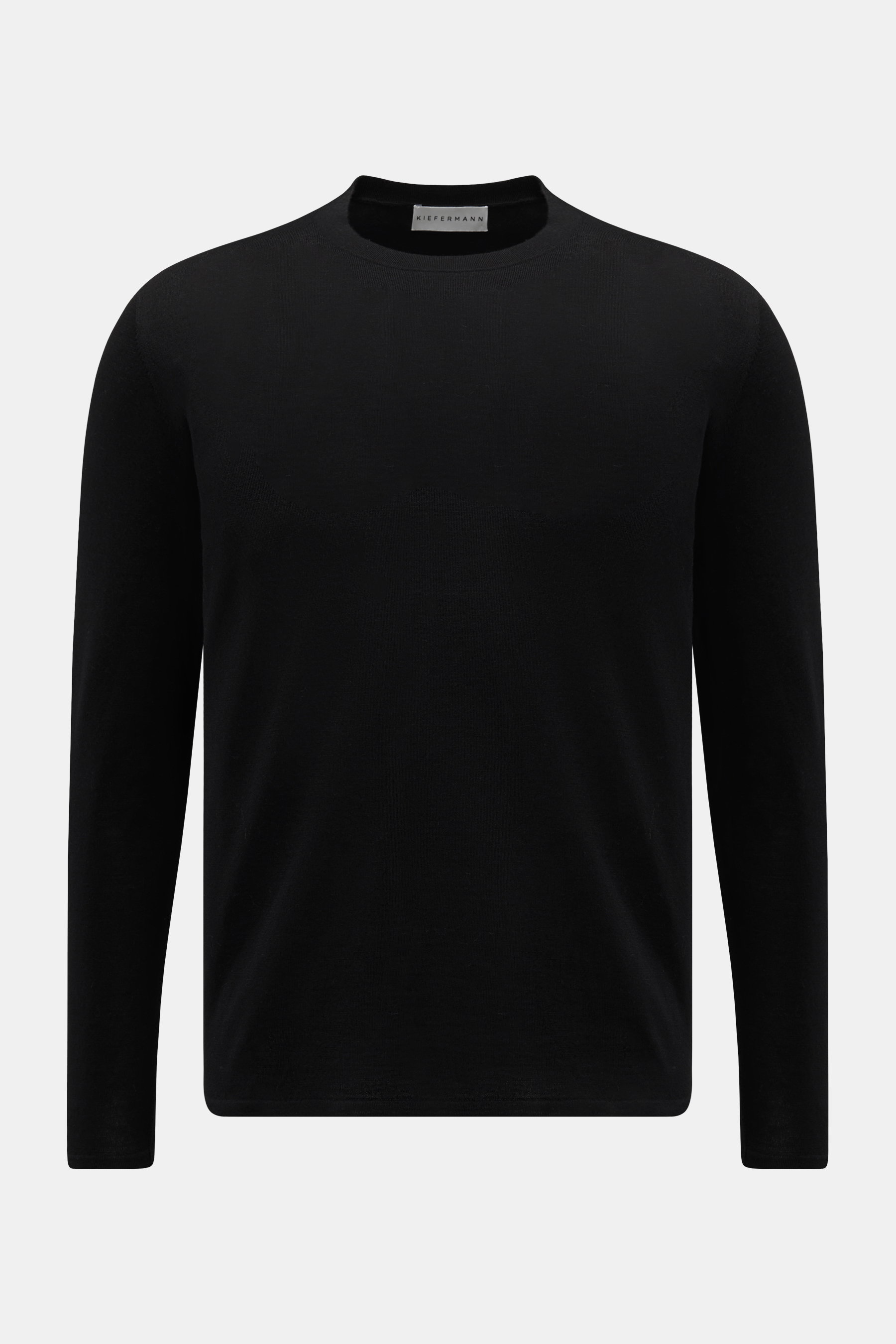 Kiefermann Merino Feinstrick-Pullover 'Marleys' schwarz, Slim Fit, reine Merinowolle, supersofter Griff, klassischer Rundhalsausschnitt, elastische Saumabschlüsse, feines Strickbild, frontale Produktaufnahme.