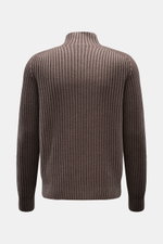 Rückansicht des 04651/ A trip in a bag Mock Neck Pullover 'Foggy Mock' taupe mit Slim Fit, Stehkragen, grobem Rippstrick und weichem Griff.