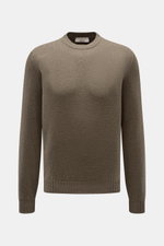 Front view of Fioroni Crew neck jumper olive, a slim fit, medium-fine knit crew neck sweater with flexible ribbed bands, pure cotton, soft feel, for stylish office or downtime outfits.