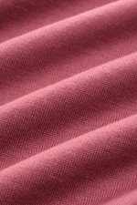 Brunello Cucinelli Rundhalspullover altrosa, Detailaufnahme feines Strickbild, Wolle-Cashmere, schmale Kontrastkanten, flexible Rippbündchen.