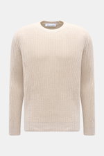 Front view of Iris von Arnim Cashmere Rundhalspullover 'Aurenzo' sand, a slim fit round neck sweater with voluminous patent stitch in soft pure cashmere.

<p>Kompromisslose Strickqualität – made to last: Der Rundhalspullover 'Aurenzo' vom renommierten Ham