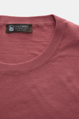 Nahaufnahme des Colombo Kurzarmpullovers altrosa aus reiner Kid Wool mit Rundhalsausschnitt, Rippbündchen, Regular Fit, sehr weichem Griff.