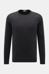 Front view of von Braun Cashmere crew neck jumper dark grey mottled, featuring pure cashmere, soft feel, fine knit, slim fit, crew neck, and flexible ribbed bands. A versatile essential for the colder months: This VON BRAUN fine knit jumper – made of luxu