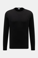 von Braun Cashmere Rundhalspullover schwarz shown from the front on a white background, versatile essential for cold season, made of pure cashmere, soft touch, fine knit pattern, slim fit, round neckline, flexible ribbed cuffs.