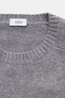 von Braun Cashmere Rundhalspullover grau meliert, nah fotografiert aus Vogelperspektive, mittelfeines Strickbild, Rundhalsausschnitt, elastische Rippbündchen, reiner Cashmere, Slim Fit, soft, wärmend