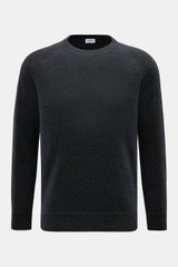 Von vorne fotografierter von Braun Cashmere Rundhalspullover dunkelgrau meliert, Regular Fit, Raglanärmel, Rundhalsausschnitt, weicher Griff, feines Strickbild, Rippbündchen.