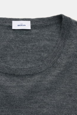 von Braun Merino Rundhalspullover anthrazit meliert aus reiner Merinowolle, feiner Strick, weicher Griff, Slim Fit, Rundhalsausschnitt, Nahaufnahme von oben