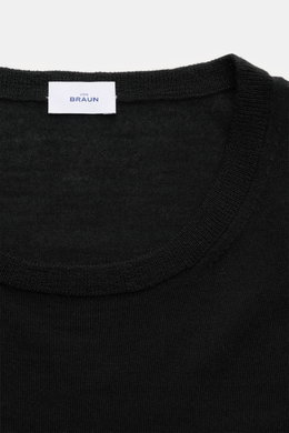 von Braun Merino Rundhalspullover schwarz, Slim Fit, weicher Feinstrick aus reiner Merinowolle, Rundhalsausschnitt, elastische Rippbündchen, Detailaufnahme von oben