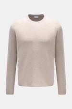Front view of the 04651/ A trip in a bag Rundhalspullover 'Knit Terry Crew' hellgrau, a slim fit light gray crew neck sweater with a fine boucle texture and flexible ribbed cuffs, made from a cotton and microfiber blend with a slightly grainy feel. Markan