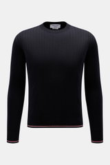 Thom Browne Rundhalspullover navy, Slim Fit, kurzer Schnitt, Rippstrick, weiche Wolle, Rundhalsausschnitt, markentypische Streifen am Bund, Frontansicht.