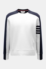 Thom Browne Rundhals-Sweatshirt weiß/navy, frontale Nahaufnahme, reine Baumwolle, Regular Fit, Rundhalsausschnitt, Kontraststreifen, Grosgrain-Schlaufe.