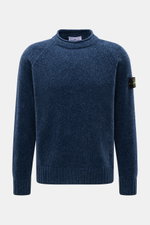 Front view of Stone Island Crewneck Sweater 'Chenille' Gray Blue in soft cotton chenille knit with compass badge on the sleeve.

<p>Stay warm and stylish through winter with STONE ISLAND: This sweater made of soft cotton chenille combines innovative textu