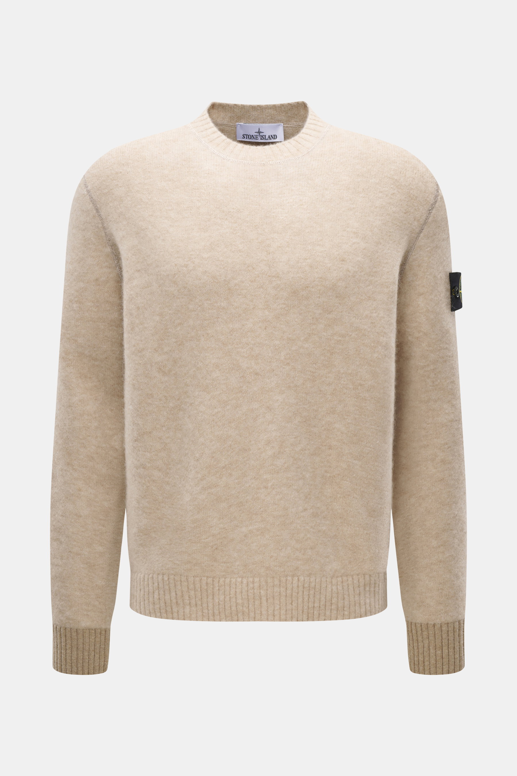 Stone Island Rundhalspullover beige meliert, frontale Nahaufnahme, Wollmix mit Linksstrick, Rundhals, Kompass-Badge am Arm, Regular Fit.