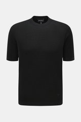 Front view of Emporio Armani Short sleeve jumper black in fine textured knit with crew neck and ribbed bands.

Additional description:
<p>Versatile companion: This lightweight short sleeve jumper in pure virgin wool by EMPORIO ARMANI has a subtle textured