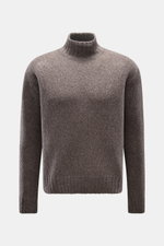 04651/ A trip in a bag Mock Neck Pullover 'Grainy' taupe, frontal fotografiert, Boucléstrick, Woll-Mix, hoher Rippkragen, Regular Fit.