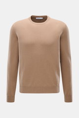 Malo Cashmere Rundhalspullover hellbraun, frontale Nahaufnahme, reiner Cashmere, weicher Griff, feines Strickbild, Regular Fit, Rundhalsausschnitt, Rippbündchen.