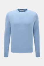Malo Cashmere Rundhalspullover hellblau, frontal fotografiert, Slim Fit, mittelfeines Strickbild, weicher Griff, Rundhalsausschnitt, breite Rippbündchen.