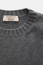 Fioroni Cashmere Crew Neck Sweater 'Duvet' Dark Grey Melange close-up from above showing fine knit texture, crew neckline, ribbed cuffs, pure soft cashmere.