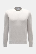 Front view of Gran Sasso Cashmere crew neck sweater light grey melange, pure cashmere, very soft feel, fine knit pattern, regular fit, crew neckline, comfortable ribbed cuffs.