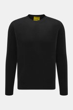 Front view of B.F. Knitwear Cashmere crew neck sweater black, softly knitted pure cashmere with medium-fine knit, slim fit, elastic ribbed cuffs, and crew neckline, perfect for autumn, made in Italy.