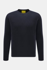 Front view of B.F. Knitwear Cashmere crew neck sweater navy, pure cashmere, soft touch, medium-fine knit, slim fit, elastic ribbed cuffs, crew neckline. Autumnal cashmere from the knitting expert B.F. KNITWEAR: This softly knitted crew neck sweater is the