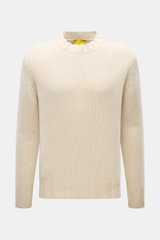 Front view of B.F. Knitwear Cashmere crew neck sweater cream, pure cashmere with soft touch, medium coarse knit, regular fit, elastic ribbed cuffs. Autumnal cashmere from the knitting expert B.F. KNITWEAR: This softly knitted crew neck sweater is the perf
