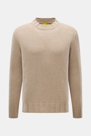 B.F. Knitwear Cashmere Rundhalspullover beige, frontale Nahaufnahme, weicher, mitteldicker Strick, Regular Fit mit Rundhalsausschnitt und elastischen Bündchen.