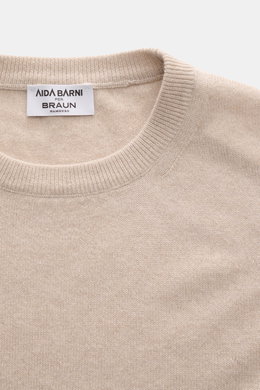 Close-up front view of Aida Barni Cashmere crew neck jumper sand melange showcasing pure cashmere, fine knit, ribbed crew neckline, and soft texture.