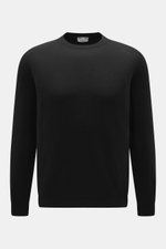 A front view of the Aida Barni Cashmere crew neck jumper black, made of pure cashmere with a fine knit pattern, regular fit, crew neckline, and ribbed cuffs, offering a very soft feel and luxury-class quality.
