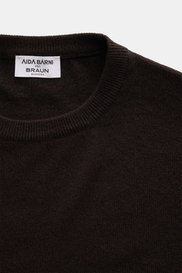 Close-up top view of the Aida Barni Cashmere crew neck jumper dark brown showing fine knit, crew neckline, and ribbed collar.