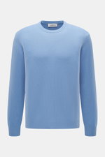 Della Ciana Rundhalspullover hellblau, frontal aus mittlerer Entfernung, Mix aus Wolle und Cashmere, weicher Griff, feines Strickbild, Regular Fit, komfortable Rippbündchen.