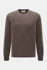 Della Ciana Rundhalspullover graubraun, frontal fotografiert, mit feinem Strickbild, Regular Fit, weichem Griff, Rippbündchen, Woll-Cashmere-Mix.