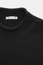 Close-up top-down view of The Row Cashmere crewneck sweater 'Markhim' dark gray melange showing coarse knit, ribbed crew neckline, and label.

<p> Statement knitwear for the cold season: The voluminous 'Markhim' crewneck sweater from THE ROW made of luxur