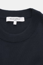Close-up front top view of Maison Kitsuné Crewneck Sweater 'Red Profile' navy showing crew neckline and knit texture.

Description: <p>Cool essential by MAISON KITSUNÉ: With the typical fox stitching on the chest, this lightweight sweater made of pure woo