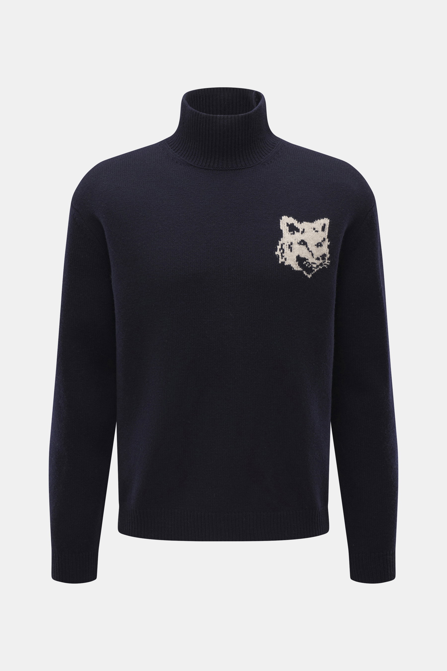 Maison Kitsuné Rollkragenpullover navy aus reiner Wolle, mittelfeines Strickbild, hoher Mock-Neck, Fuchs-Intarsienmotiv, frontal fotografiert.
