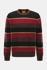 Frontale Nahaufnahme des Guest In Residence Cashmere Rundhalspullover schwarz/rot/violett gestreift mit reinem Cashmere, weichem Griff, mittelfeinem Strickbild, Oversized Fit und Rundhalsausschnitt.