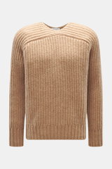 Kiefermann Rundhalspullover 'Siomann' hellbraun, frontale Nahaufnahme, grobes Strickbild, Mix aus Wolle und Microfaser, weicher Griff, Oversized Fit, Rundhalsausschnitt, Raglanärmel, komfortable Rippbündchen.
