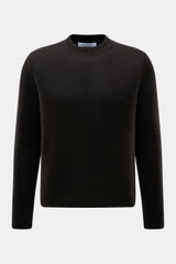 Front view of Iris von Arnim Cashmere-silk crew neck sweater 'Felton' dark brown, mix of cashmere and silk, very soft feel, voluminous knit pattern, slim fit, crew neckline, comfortable ribbed cuffs.